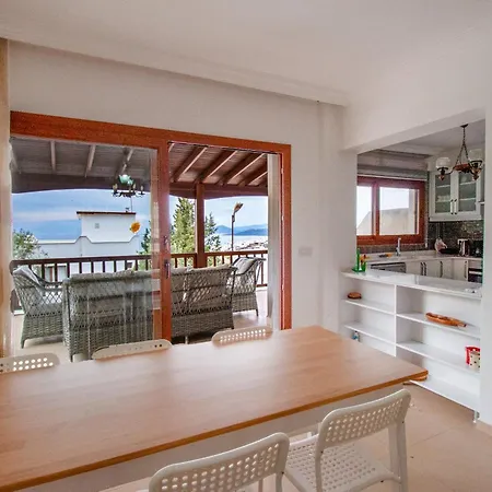 Bambaska Villa